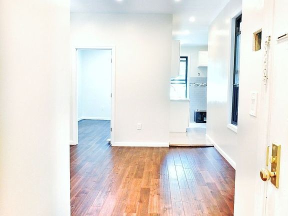 4th image of 30-32 43rd St Unit 1R