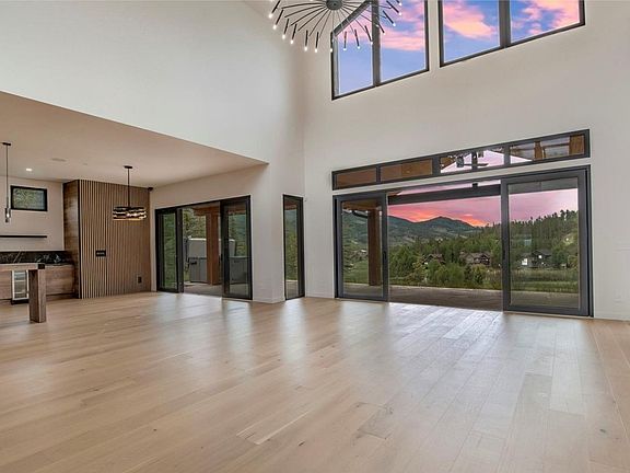 5th image of 328 Raven Golf Lane