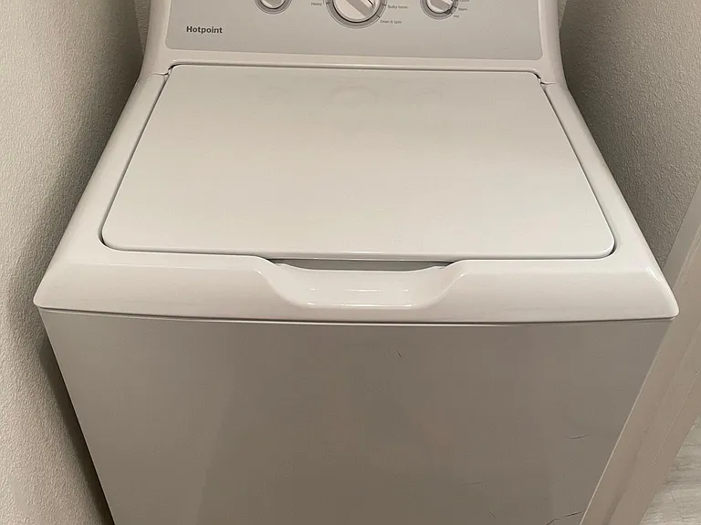 Washer (less than 1 year old)