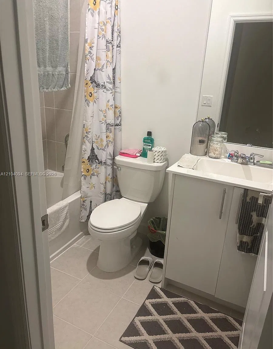 4 bed, 3.0 bath, 1615 sqft, $3,500 — Photo 2