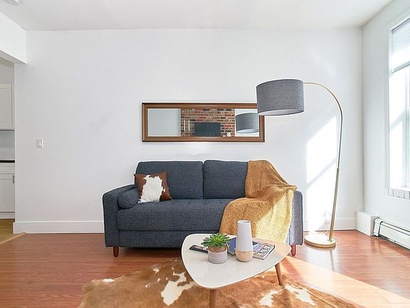 4th image of 463 W 19th St #18
