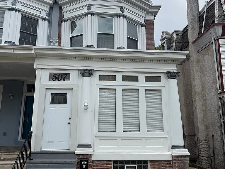 507 E Washington Ln — Photo 1