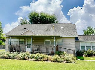 1009 E Wallisville Rd, Highlands, TX 77562
