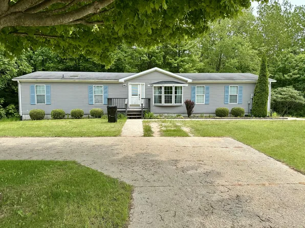 2769 W Lake Rd, Hart, MI 49420