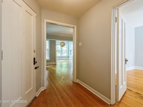 2nd image of 1527 W Fargo Ave #1E