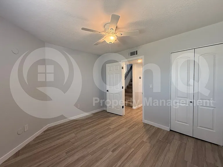 3037 W Monmouth St — Photo 16