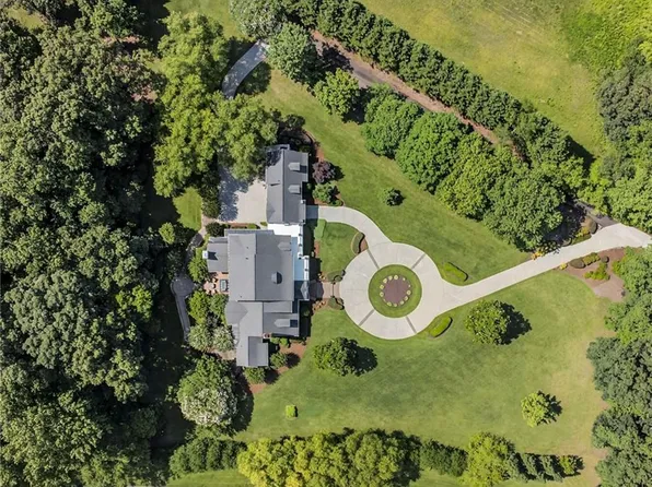 304 Yadkin Valley Rd, Bermuda Run, NC 27006