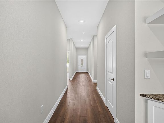 3rd image of 602 Crenshaw St