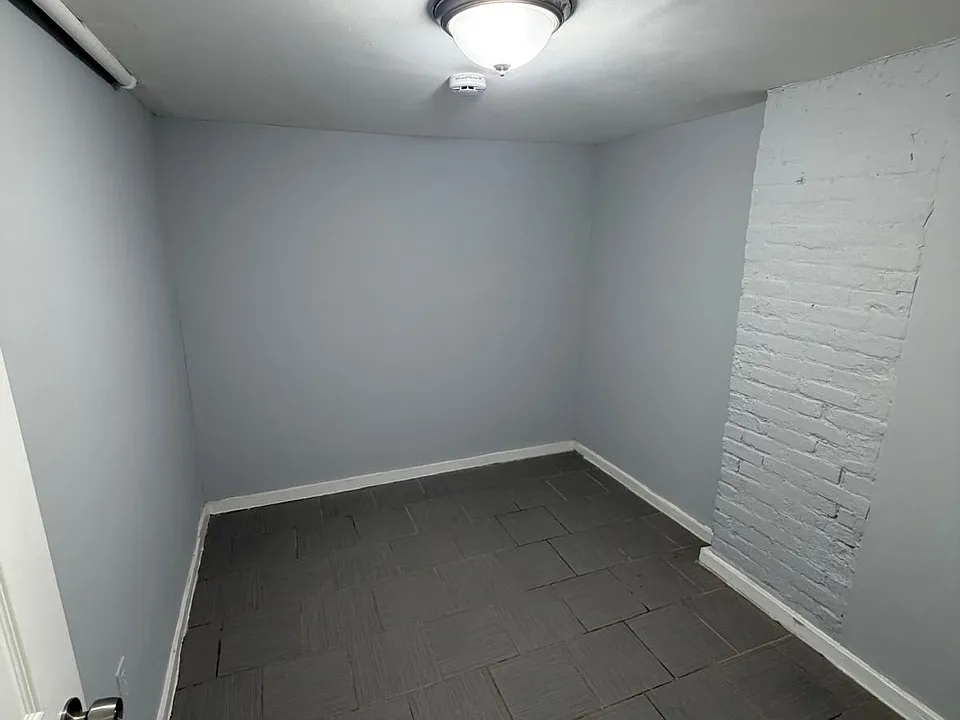 198 Parker St #BASEMENT