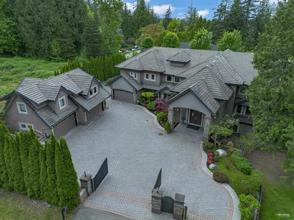 3575 140th St, Surrey, BC V4P 2B1