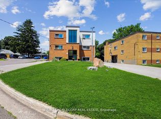 362 Elgin Ct #1, Oshawa, ON L1J 2P4
