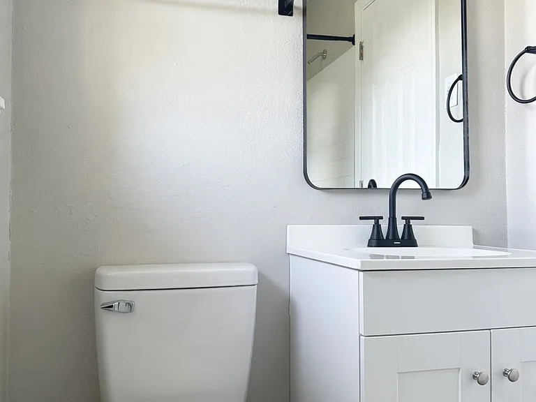 2443 Julia Ave #B — Photo 7