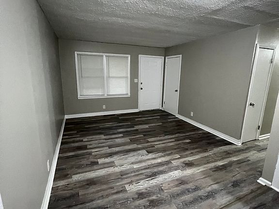 3rd image of 5202 Broadmoor Blvd