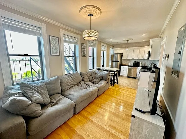 3 N Hudson St #5 — Photo 3