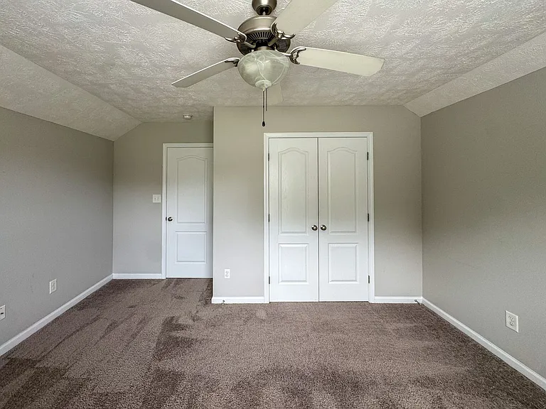 381 Chamberlin Blvd — Photo 24