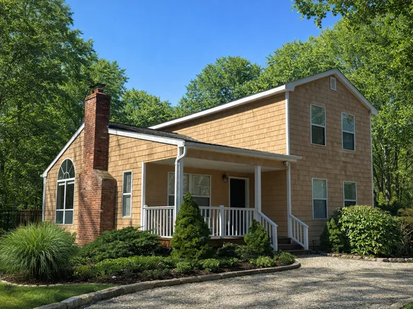 37 Bonac Wood Ln, East Hampton, NY 11937