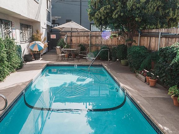 4th image of 3006 D St #15