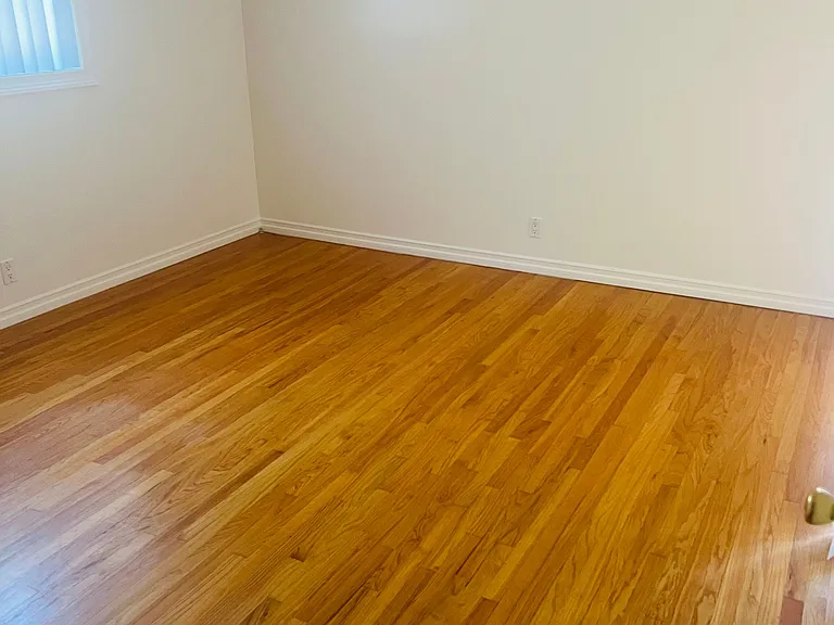 5404 Robinhood Ave — Photo 6