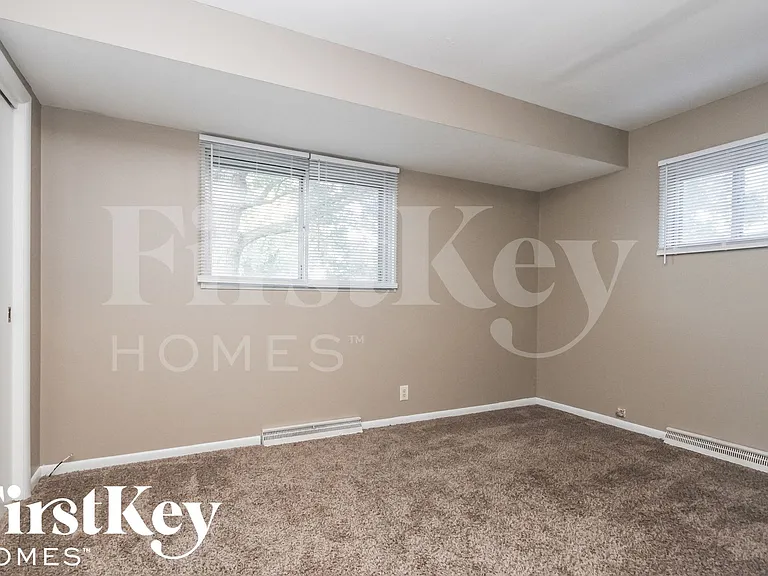376 Ticen St — Photo 11