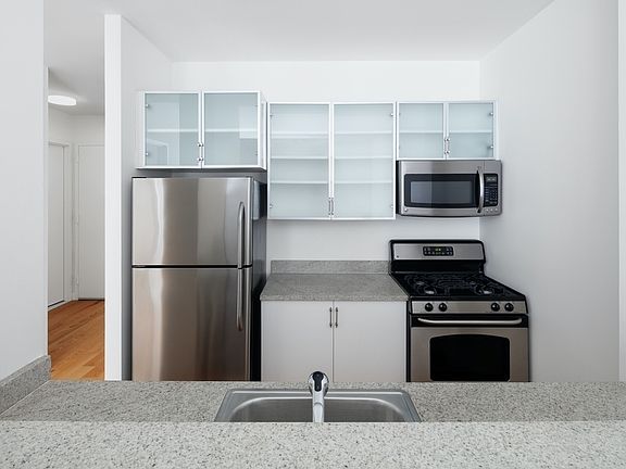 4th image of 37 Wall St APT 20A