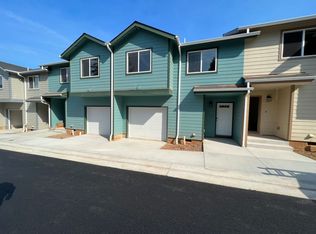 955 Arthur Ave APT E, Cottage Grove, OR 97424