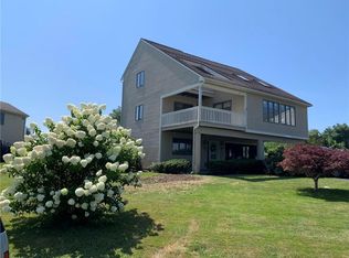 42 Carver Ln, Narragansett, RI 02882