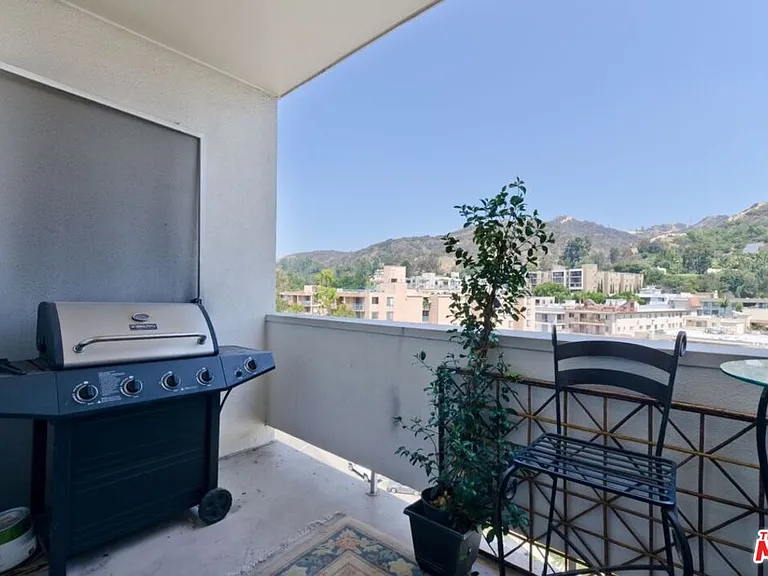 7250 Franklin Ave #901 — Photo 34