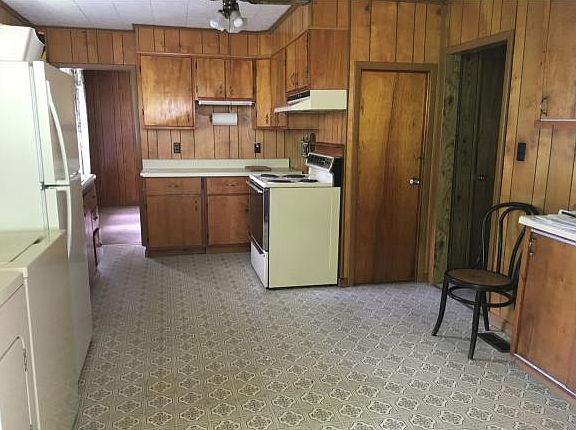 3rd image of 303 King St