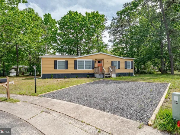 24 Holly Ct, Mays Landing, NJ 08330