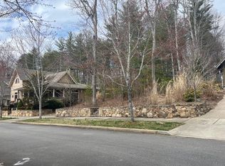 28 Wordsworth Rd, Black Mountain, NC 28711