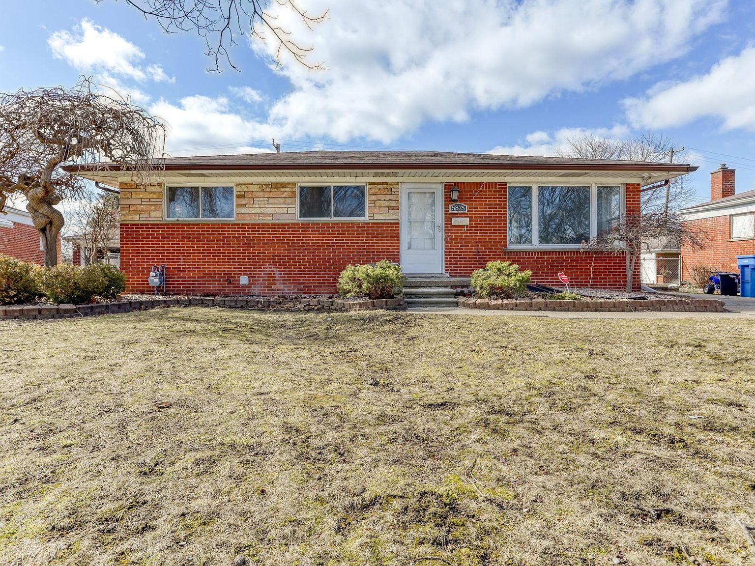 5875 Rockland Ct, Dearborn Heights, MI 48127 | Zillow