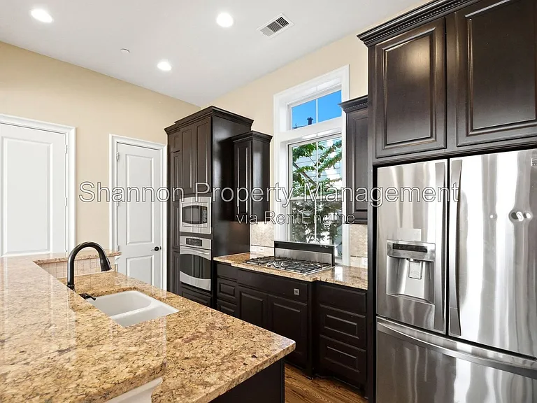 1652 Norfolk St #B — Photo 25