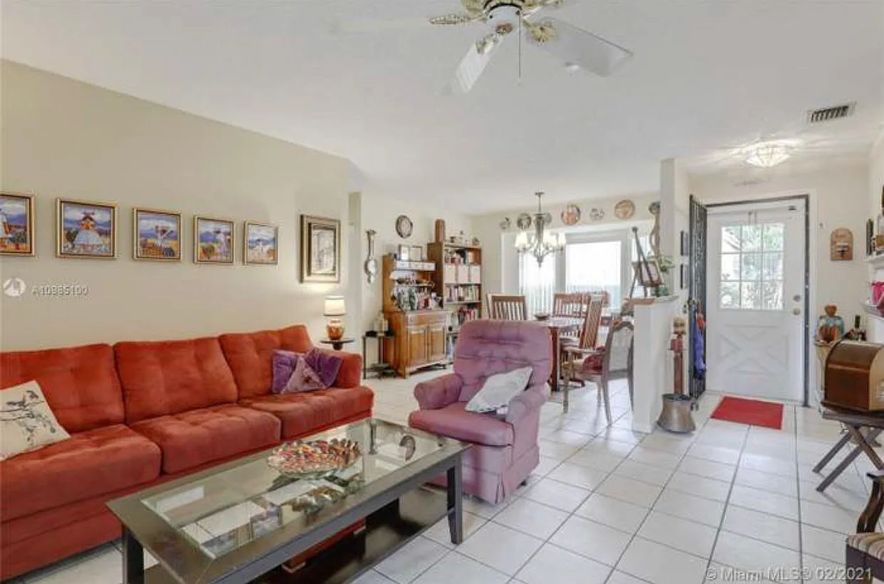 3 bed, 1581 sqft, $3,200 — Photo 3