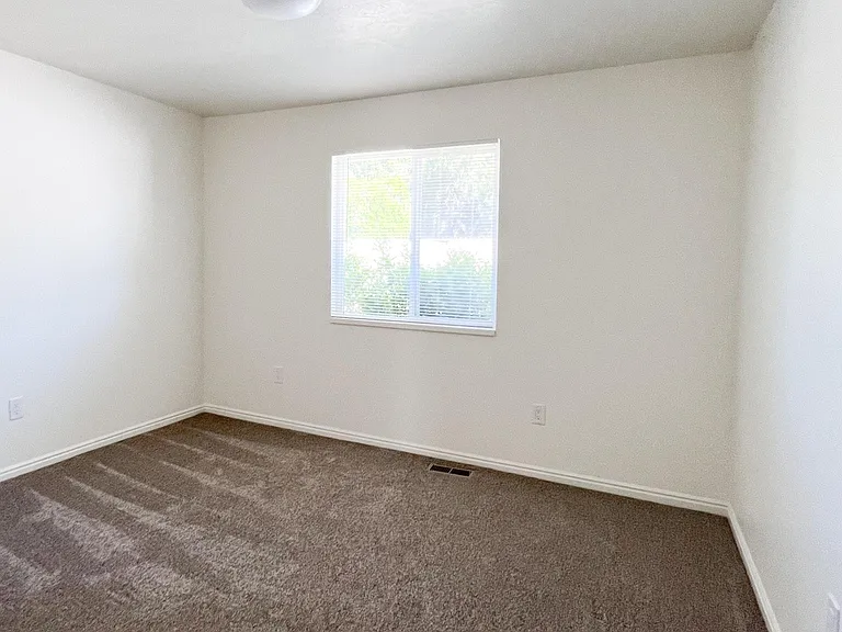 1441 S Main St — Photo 7