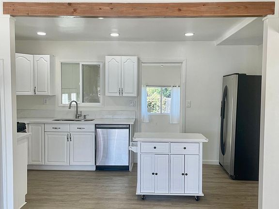 2nd image of 652 Carla Ave