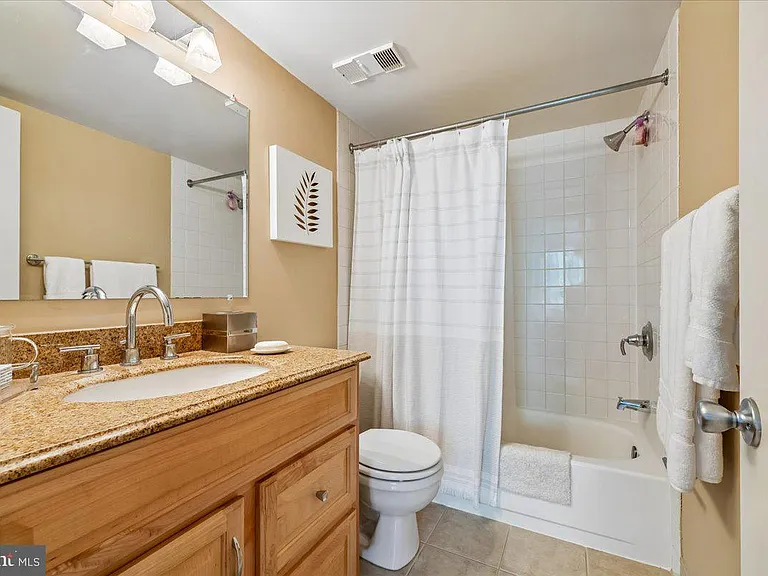 11419 Commonwealth Dr #302 — Photo 17