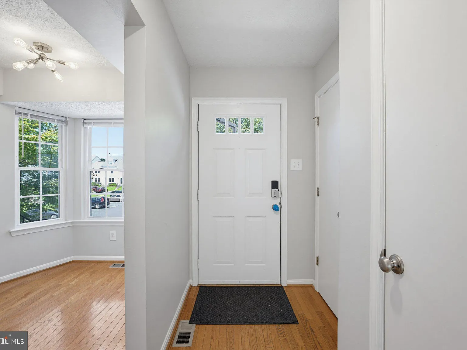 2 bed, 4.0 bath, 1460 sqft, $2,600 — Photo 3