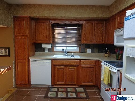 4th image of 2212 S 161st Cir