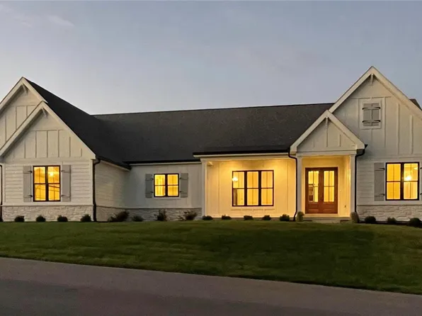 17917 Homestead Bluffs Dr, Chesterfield, MO 63005
