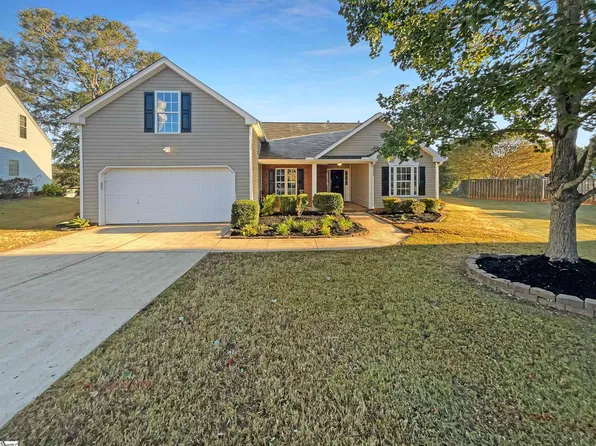 331 E Rustling Leaves Ln, Roebuck, SC 29376