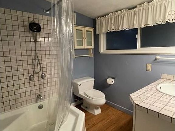 5th image of 310 Leland Ave