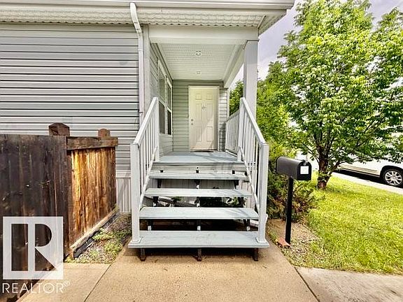 4th image of 4810 48th Ave