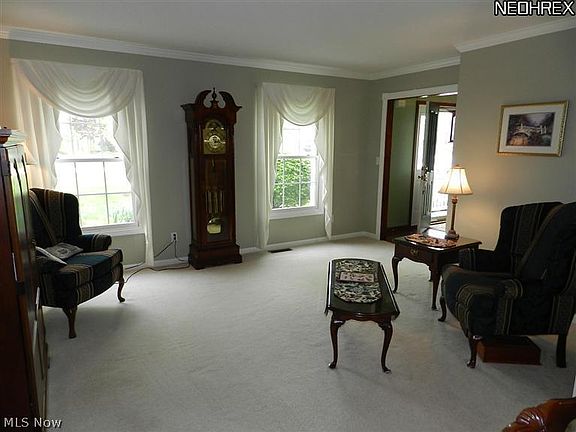 5th image of 4254 White Pines St