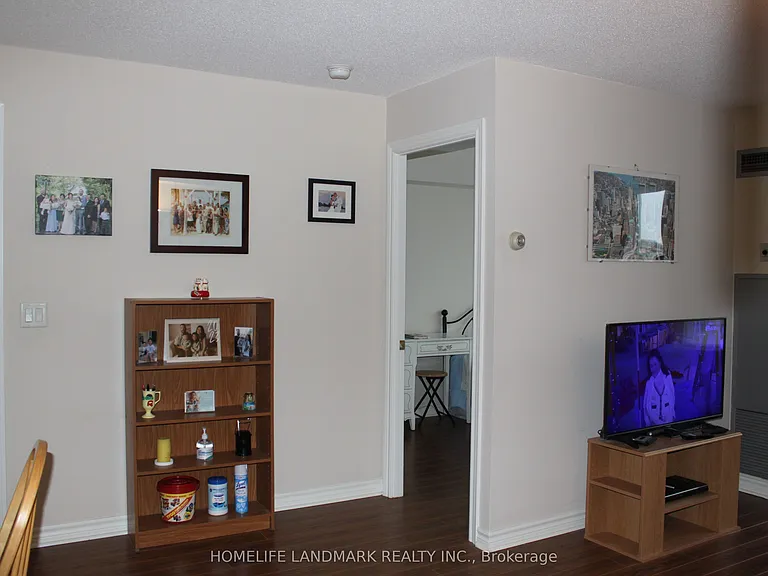 7 Bishop Ave #304 — Photo 14