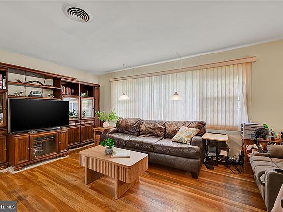 5th image of 6606 Baythorne Rd