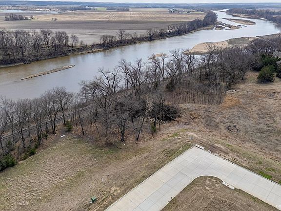 2nd image of 304 Sandbar Dr