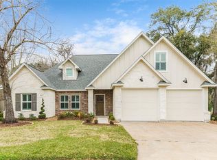 237 Any Way, Lake Jackson, TX 77566