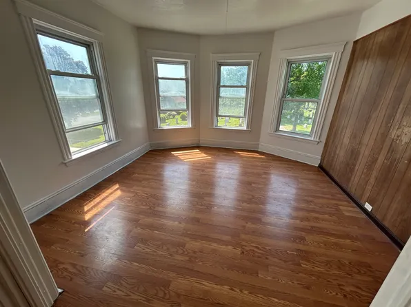 249 Cambridge St #3, Worcester, MA 01603