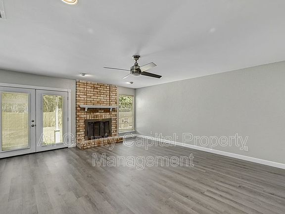 3rd image of 906 Cactus Dr
