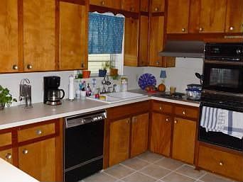 3rd image of 805 Sherwood Dr